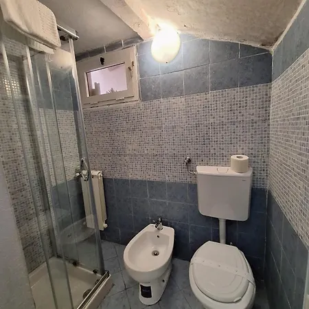 Villa Grazioso Bilocale A Marina Di Carrara Exterior foto